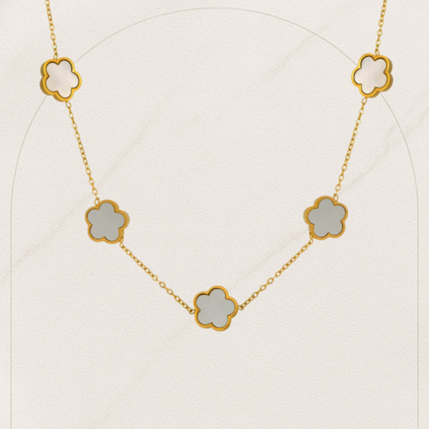 Flower Meadow Necklace – 18K Gold Plated Stainless Steel | Hypoallergenic & Waterproof